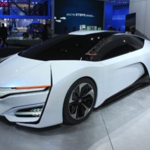 Honda FCV Mobil Hidrogen