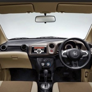 Tampak Dashboard, Samping dan Belakang Honda Indonesia Mobilio